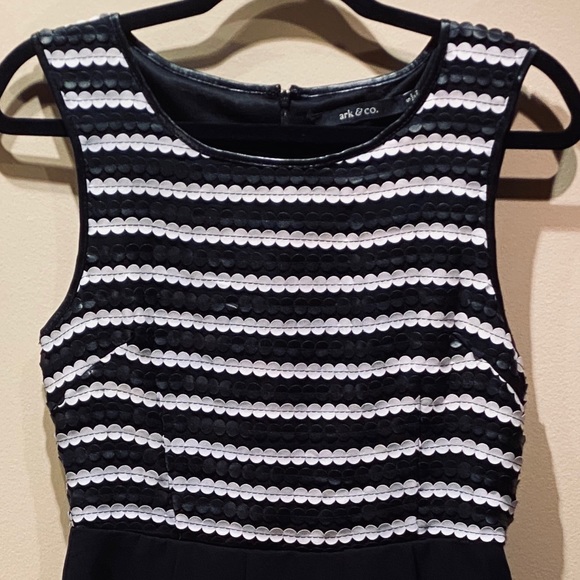 🌟2xHP🌟NWOT Ark & Co. Embellished Bodice Dress S - Picture 3 of 11